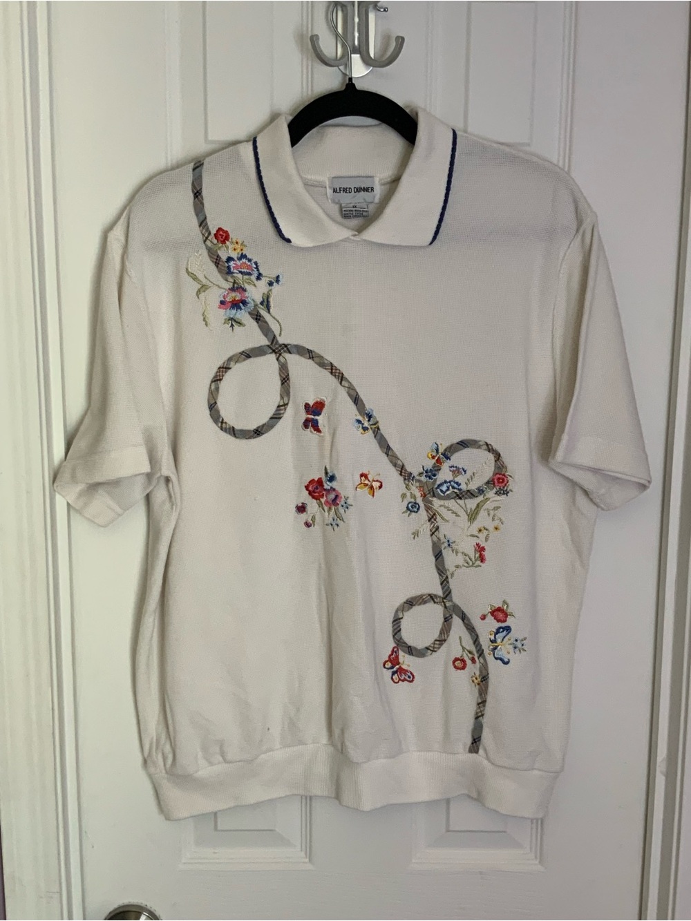 Vintage Alfred Dunner White Polo with Floral Embroidery and Navy Trim *Stained*